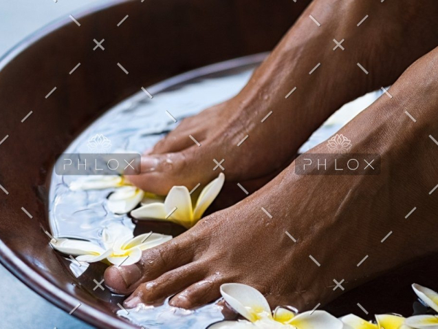 demo-attachment-749-spa-salon-therapy-treatment-PZFBLW-4